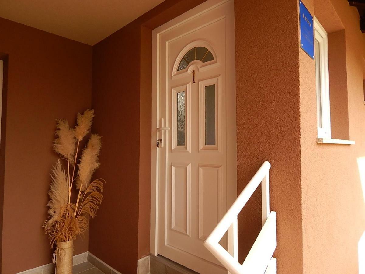 Studio apartman Lakasa Rakovica Esterno foto